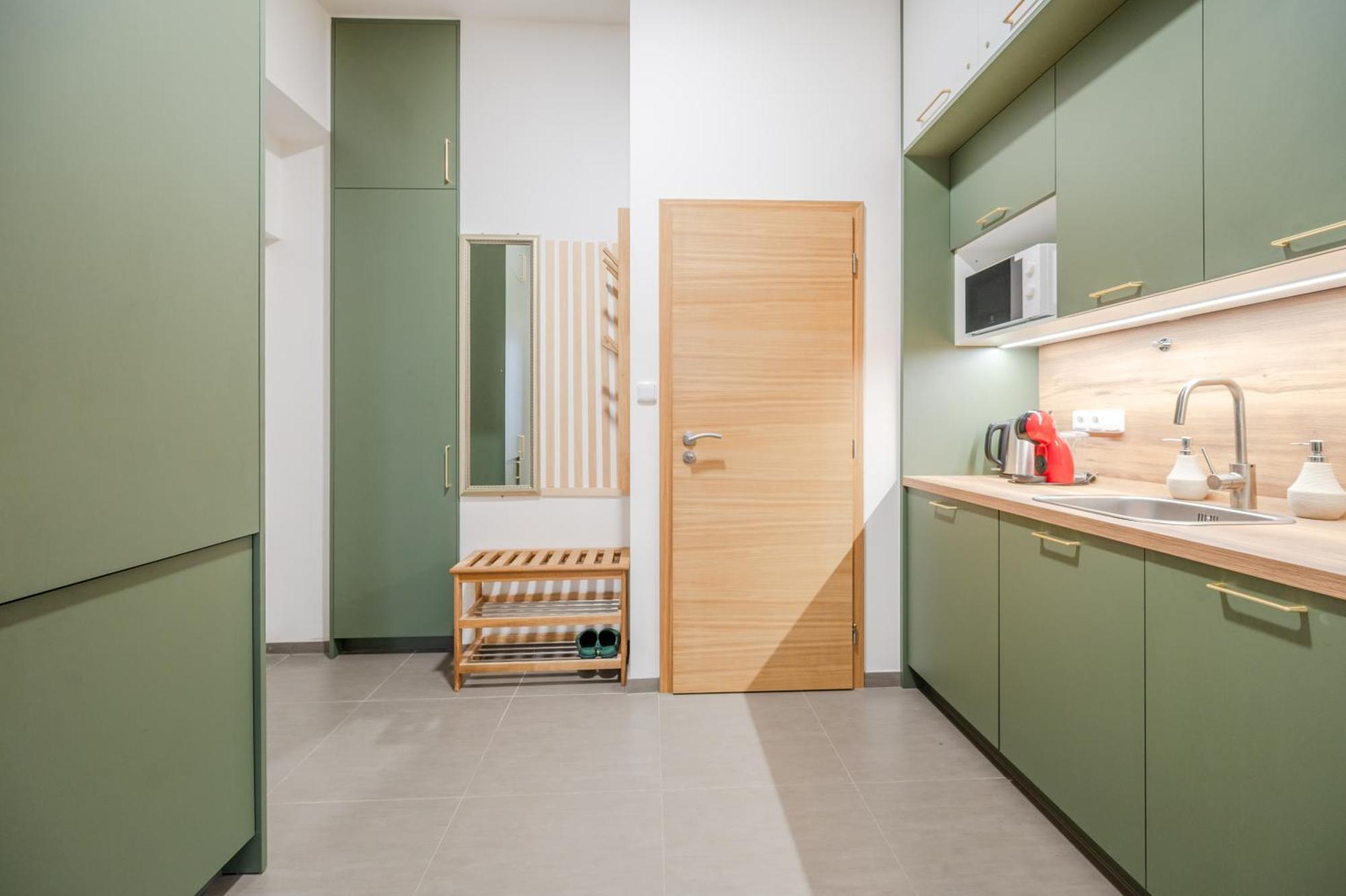 פראג Seifertova Apartments By Willstay מראה חיצוני תמונה