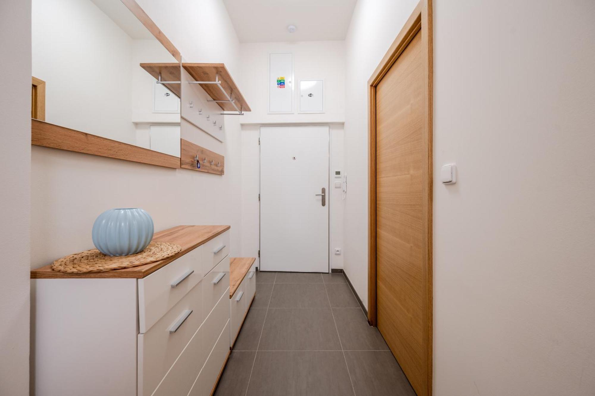 פראג Seifertova Apartments By Willstay מראה חיצוני תמונה
