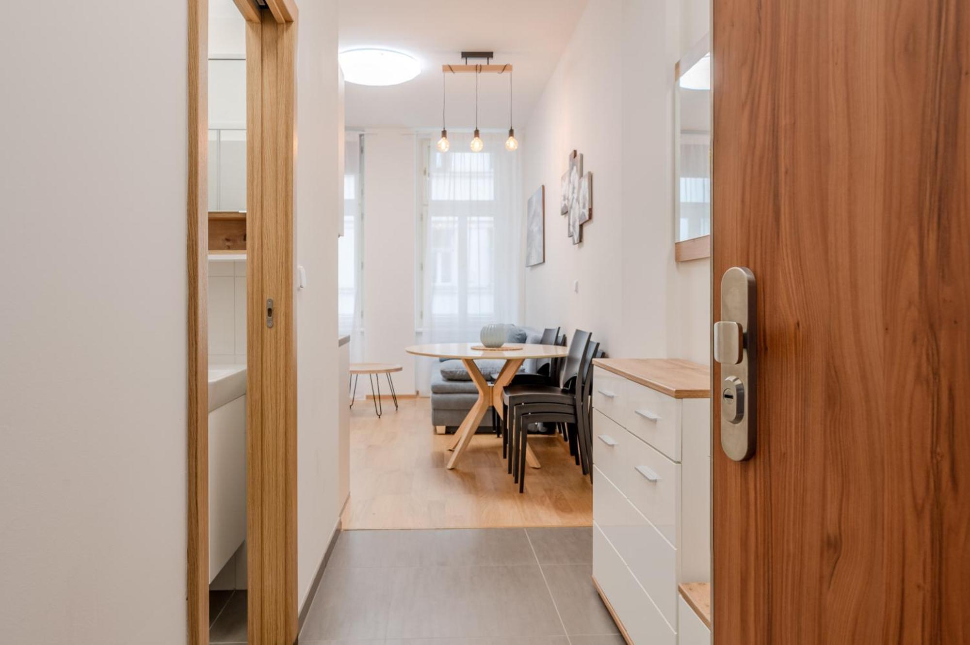 פראג Seifertova Apartments By Willstay מראה חיצוני תמונה